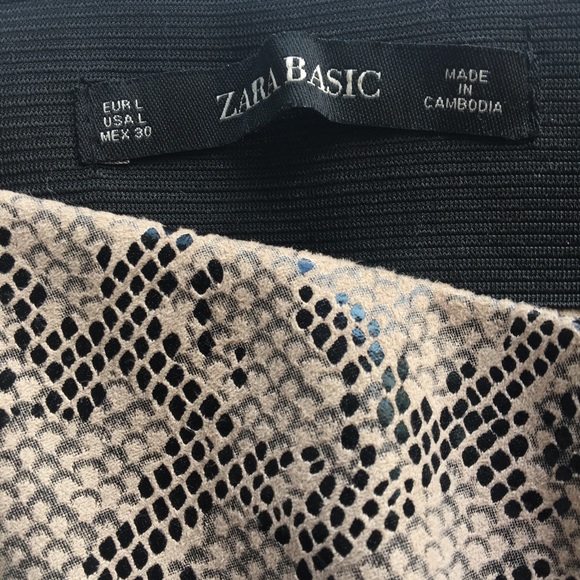 Zara basic faux suede snakeskin print pants - Picture 3 of 5